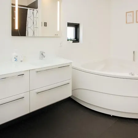 Hébergement de vacances Haderslev With A Fireplace 08 *